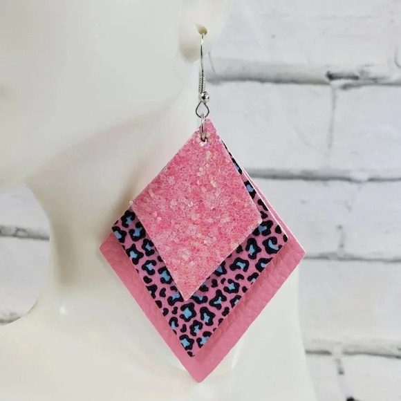 3 Layer Sparkle Animal Pink  Faux Leather Dangle Chic Lightweight Earrings 3pk18 - Picture 3 of 3